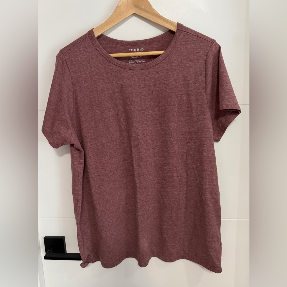 Torrid: Women’s Short Sleeve Top (ptp approx 22.5in) -Size Torrid 1